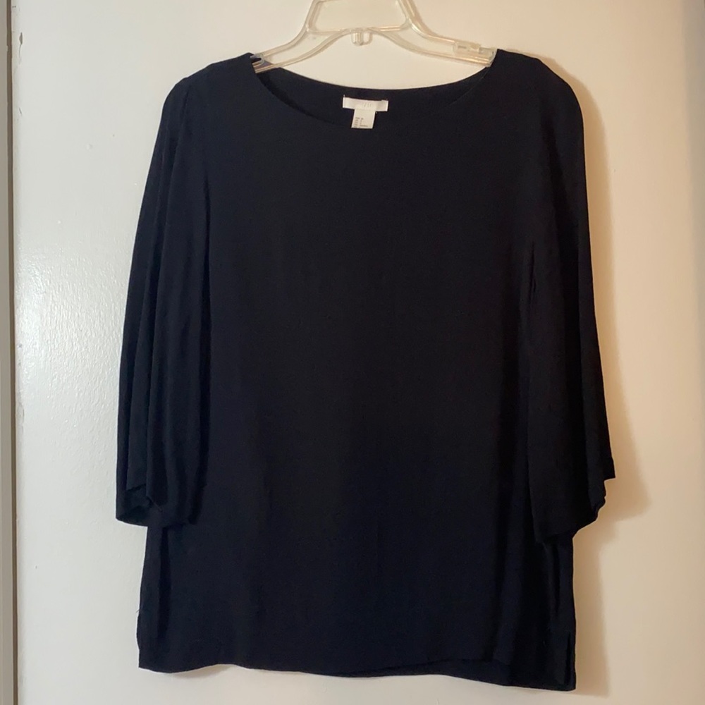 Quarter sleeve top